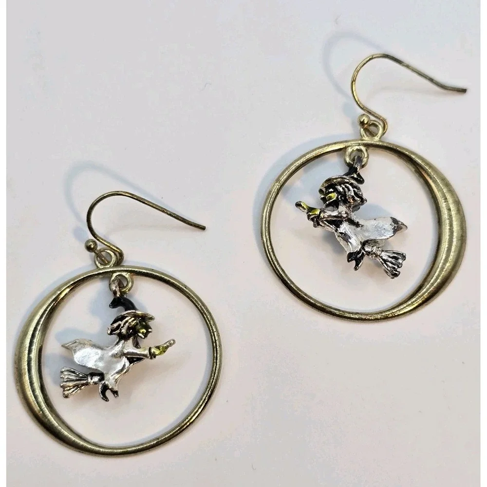Avon 2008 Flying Witch Earrings Halloween‎ Dangle Gold Tone Hoop Vintage Costume